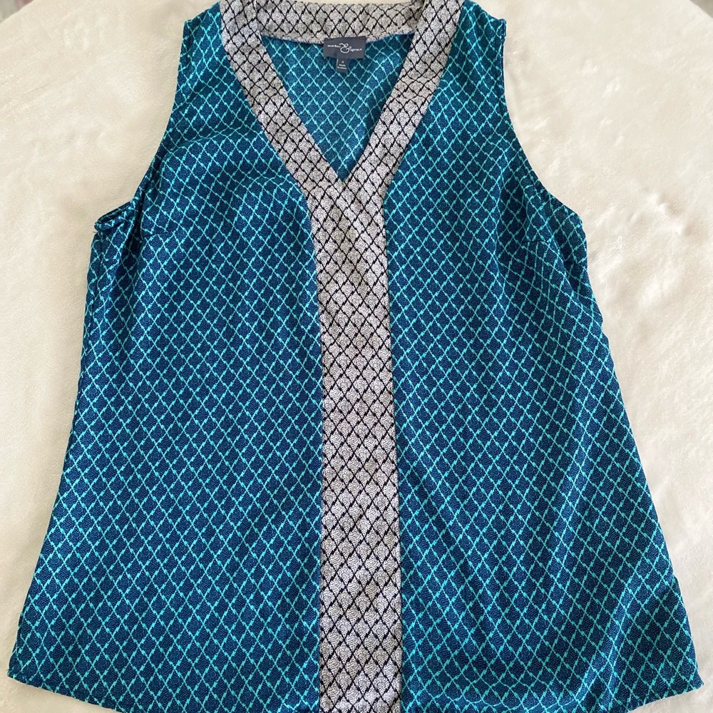 Market & Spruce V Neck Blouse Size Small